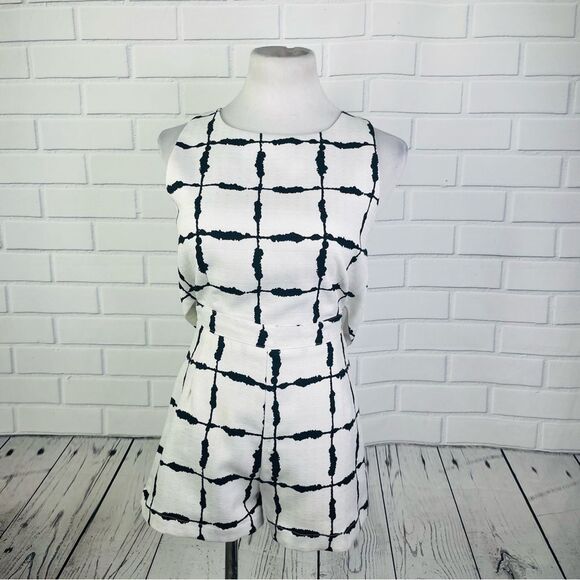 GanLan Collection White & Black Backless Romper - Small - Picture 6 of 14